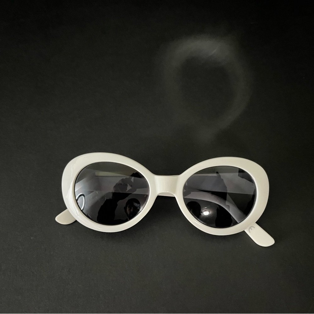 Vans off the wall clout goggle/nirvana style sunglasses